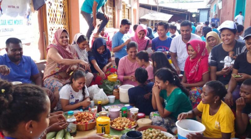 Kegiatan masyarakat Sukaraja untuk meningkatkan kesejahteraan.